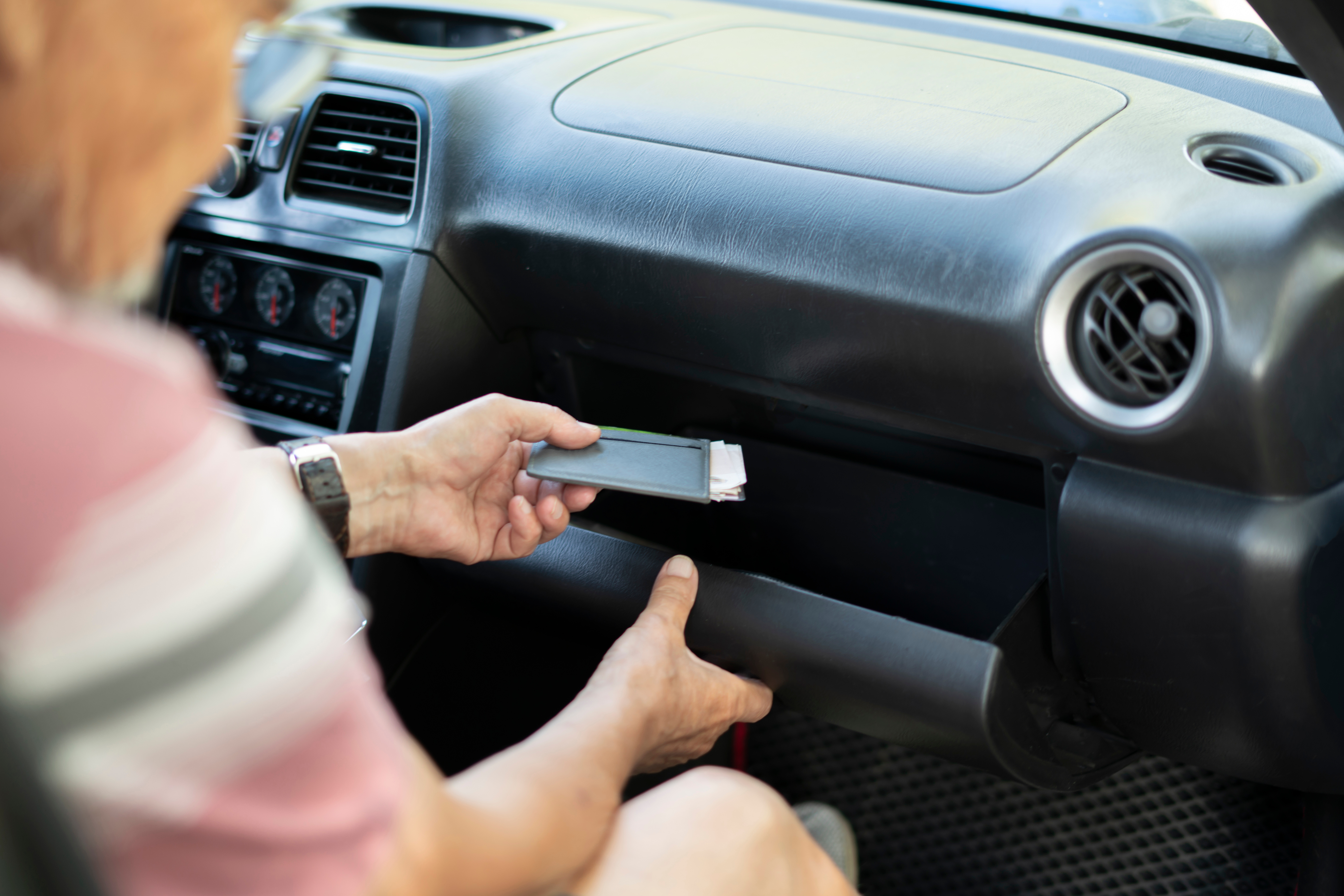 Image - Le téléphone portable, jamais près du carburant ! 